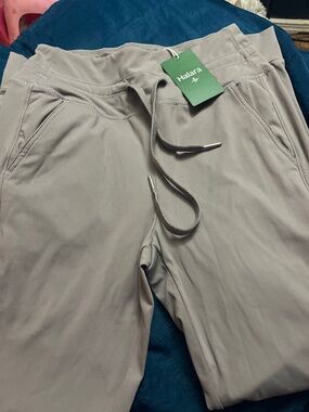 Women’s gray leggins